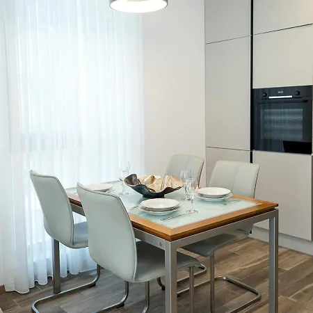 Chic One * Saints Constantine and Helena