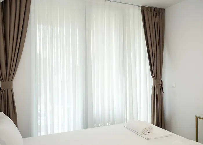 Chic One Apartment *