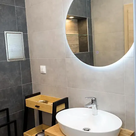 Chic One سينتس قسطنطين وهيلينا